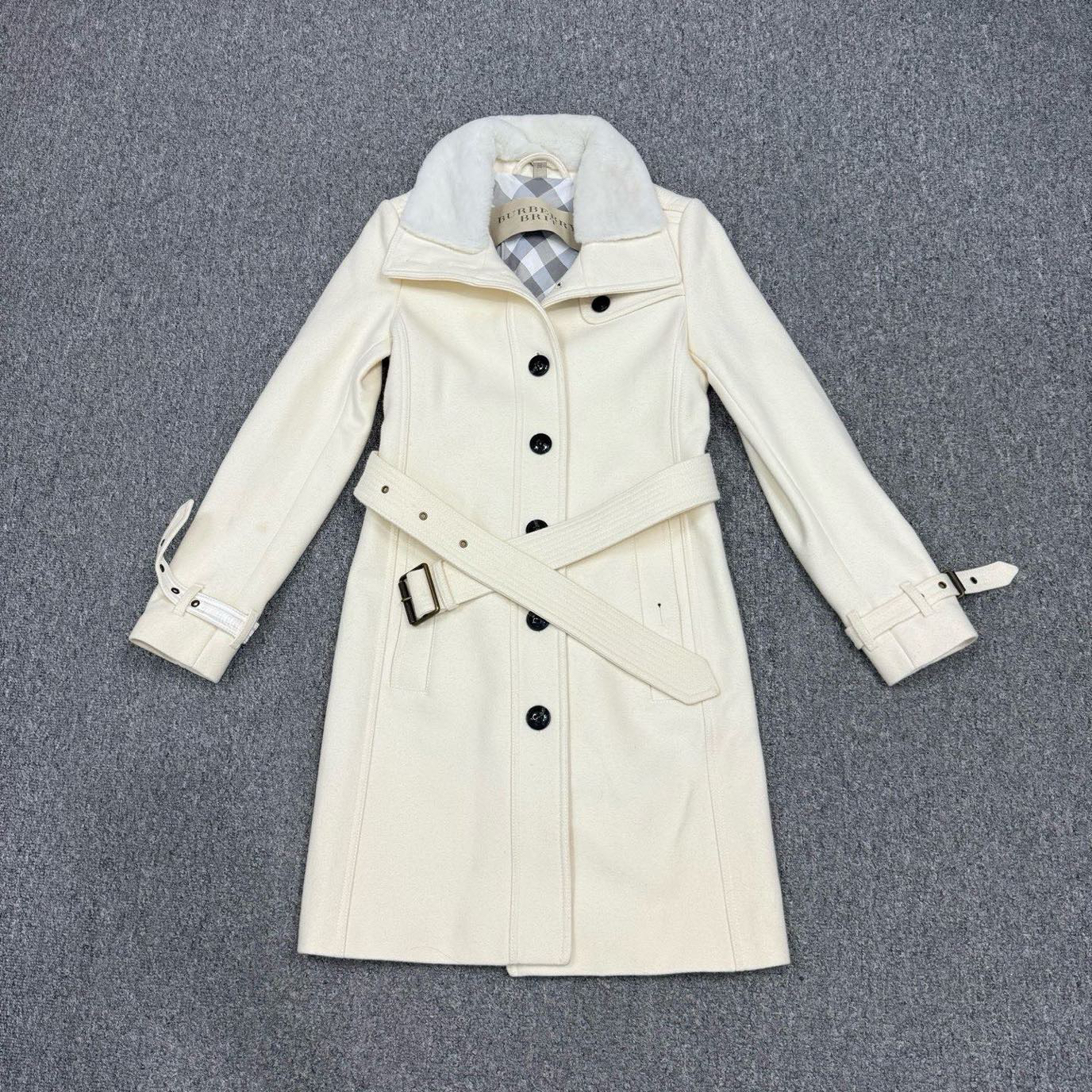 99新 BURBERRY/博柏利 16050774 nz 白色羊毛大衣外套 UK4码99新