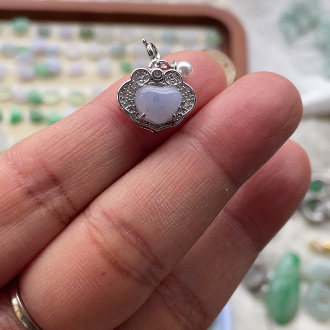 翡翠颈饰未镶嵌67896789