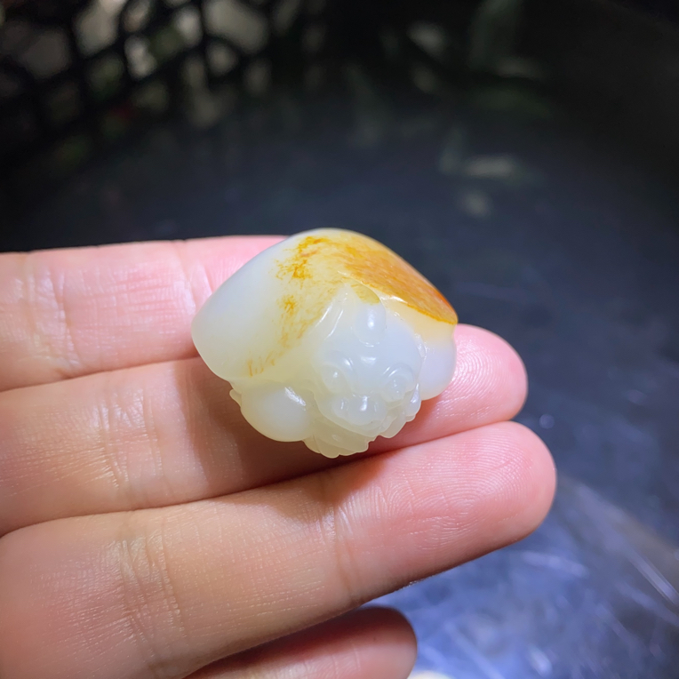 新疆和田玉籽料龙龟