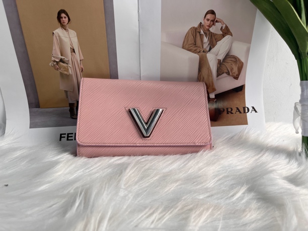 95新 LouisVuitton/路易威登 路易威登嫩粉色扭一扭woc包xh213