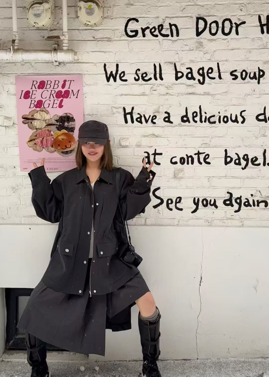 黑色小香风冲锋衣女高级感短外套户外休闲宽松设计