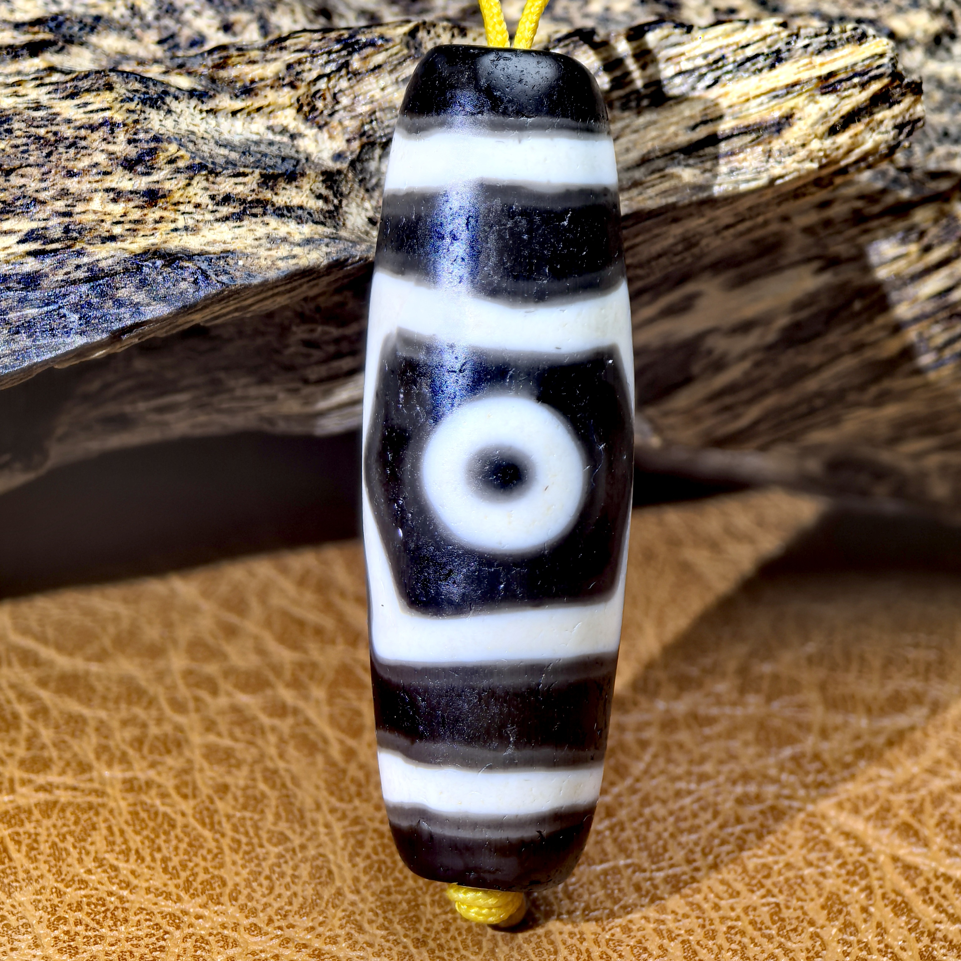 福利款藏传至纯黑白虫虫系列宝盖三眼珠珠玛瑙玉髓锁骨链吊坠配饰