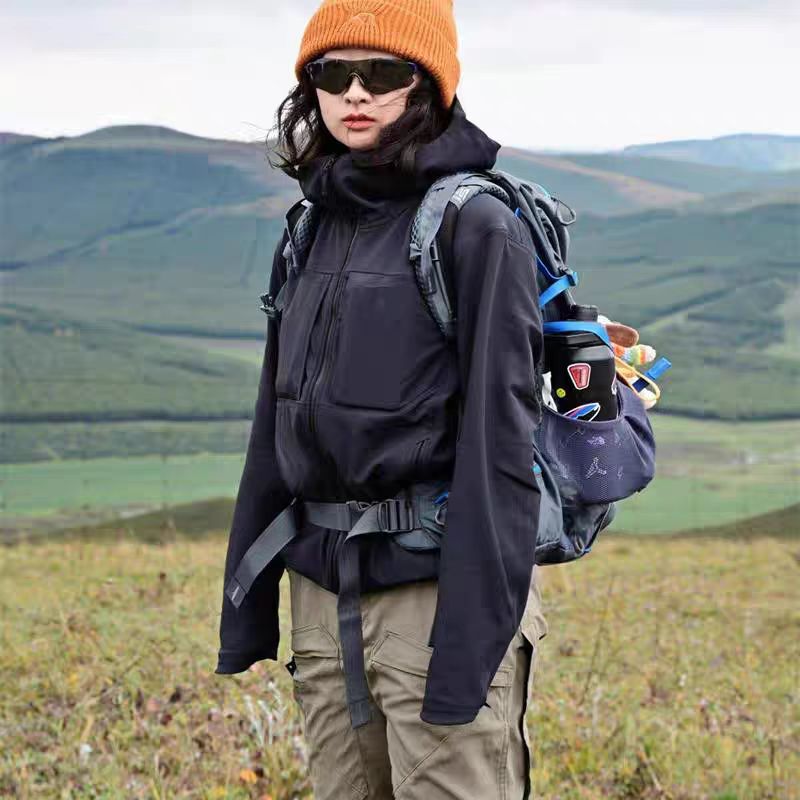 GM06软壳透气防风春秋时尚户外休闲连帽速干情侣秋季加绒冲锋衣