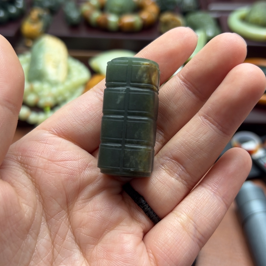 和田玉未镶嵌珠宝奇石