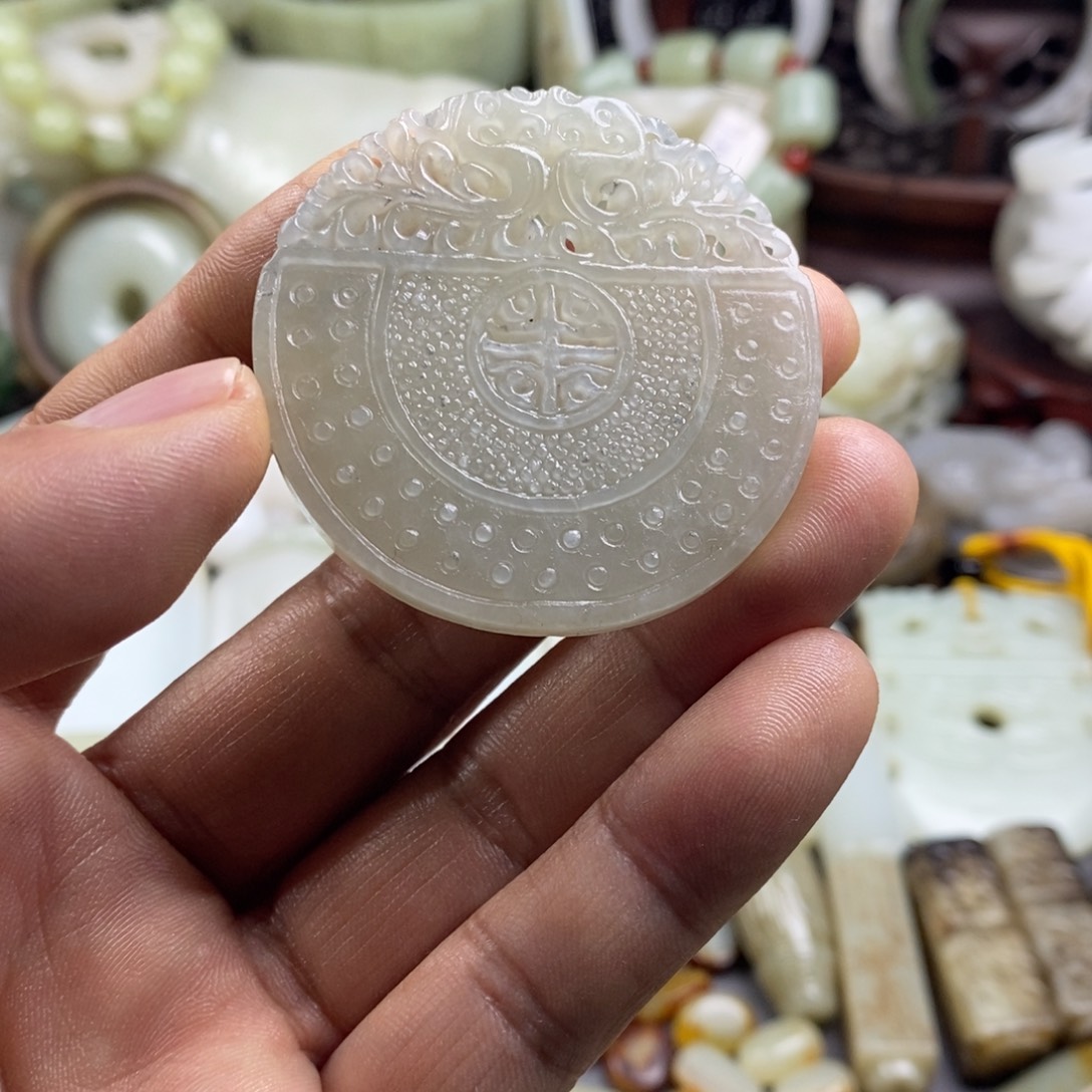 和田玉（糖玉）未镶嵌颈饰