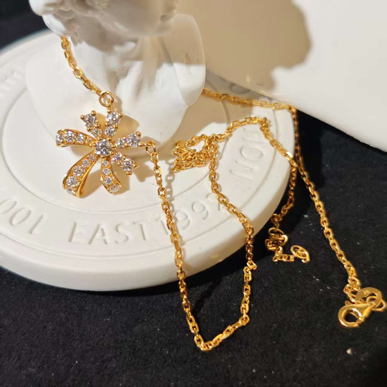 黄金闪耀烟花套链
