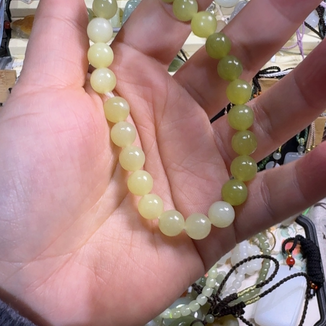 菠****和田玉未镶嵌手串
