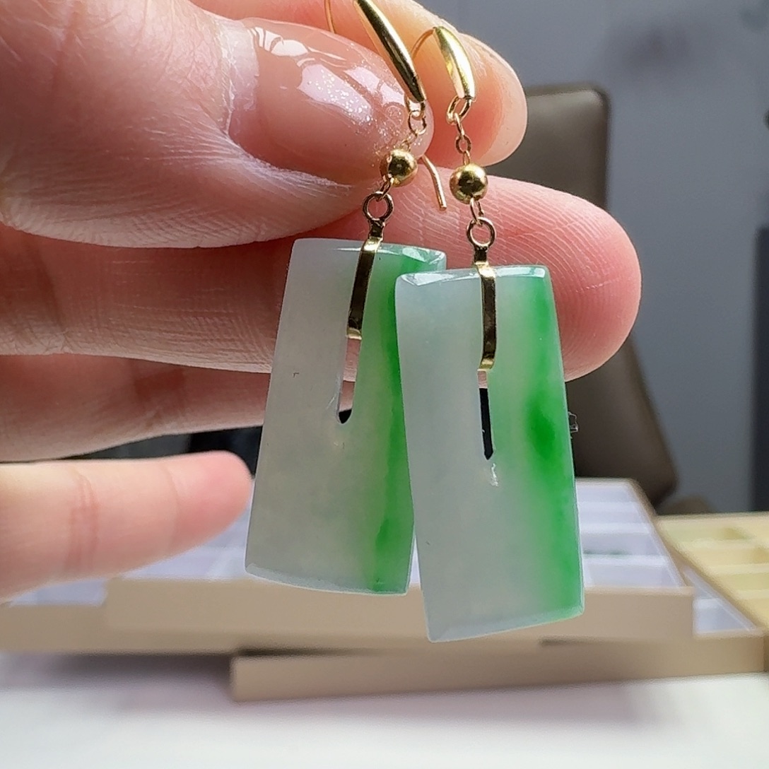 翡翠耳饰18K金镶嵌天然