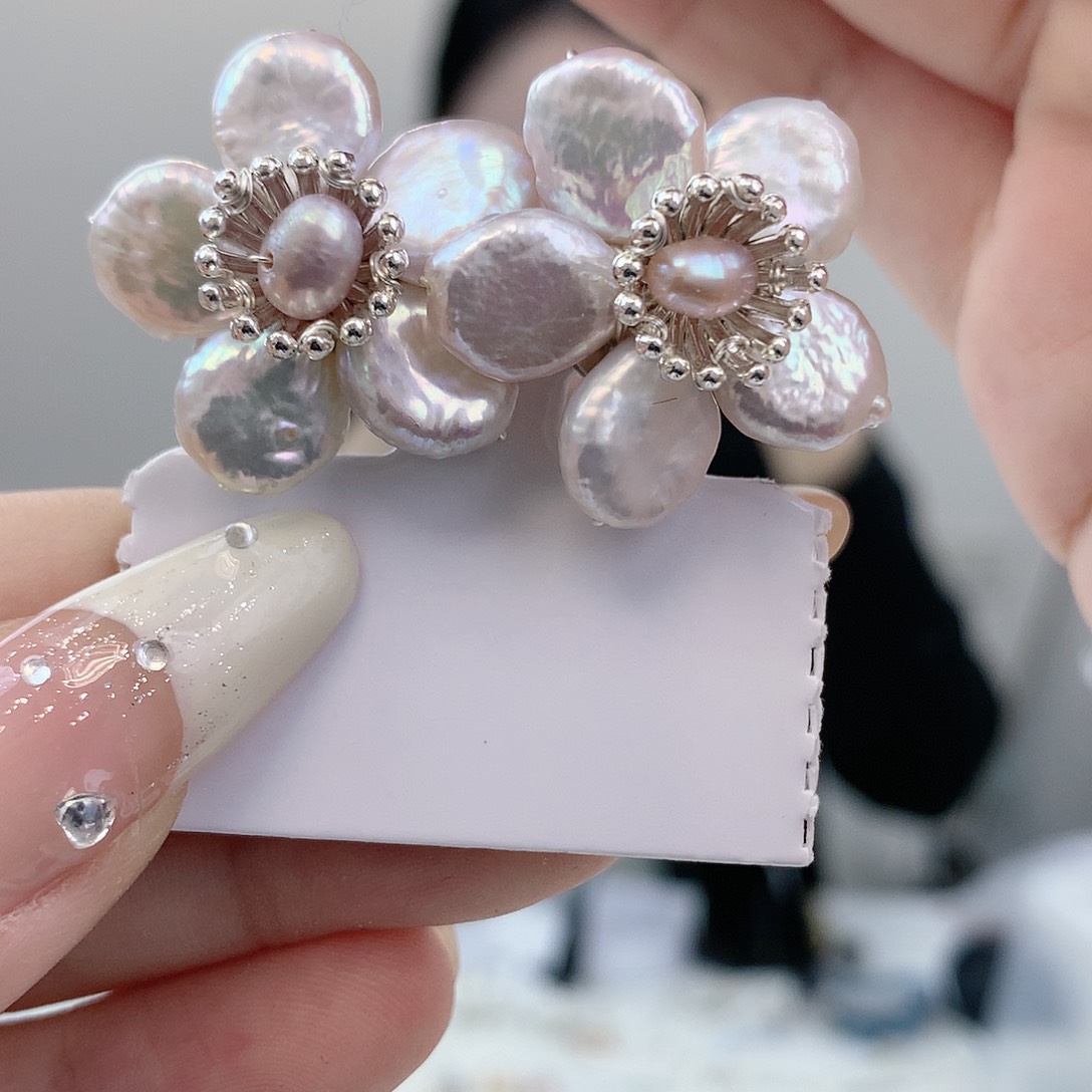 银S925镶嵌耳饰淡水珍珠圆的不是尖的纽扣花