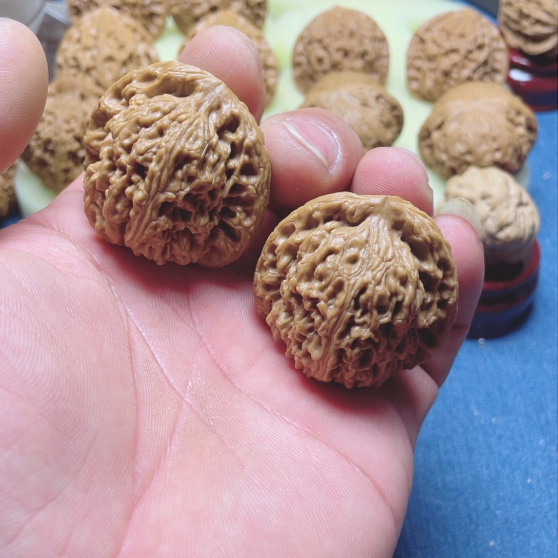 文玩核桃把件南疆石