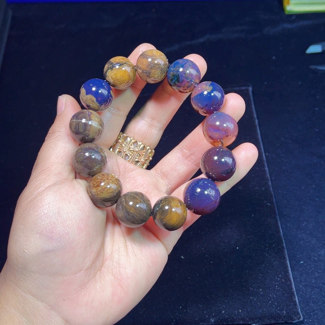 琥珀裸石未镶嵌琥珀