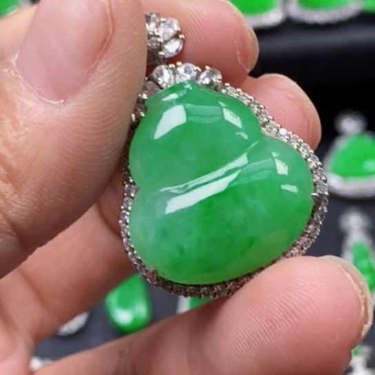 翡翠银S925镶嵌吊坠(赠链)吊坠