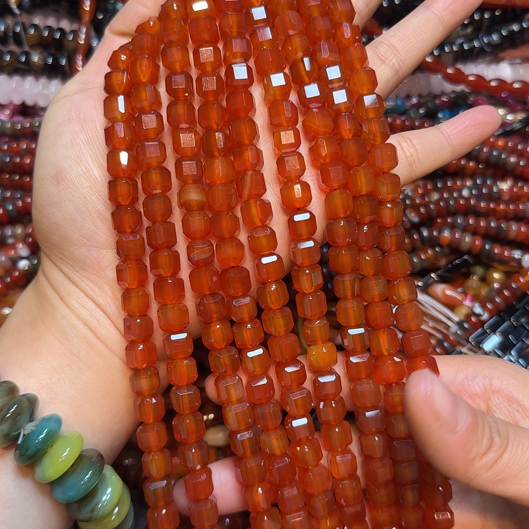 玛瑙/玉髓未镶嵌珠宝半成品8mm红玛瑙方糖一条