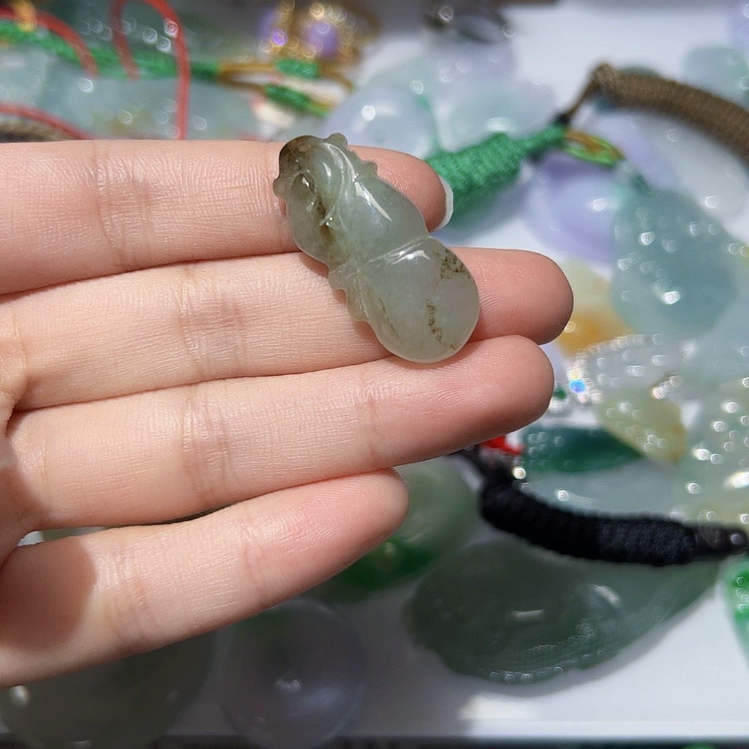 翡翠未镶嵌颈饰天然A货翡翠