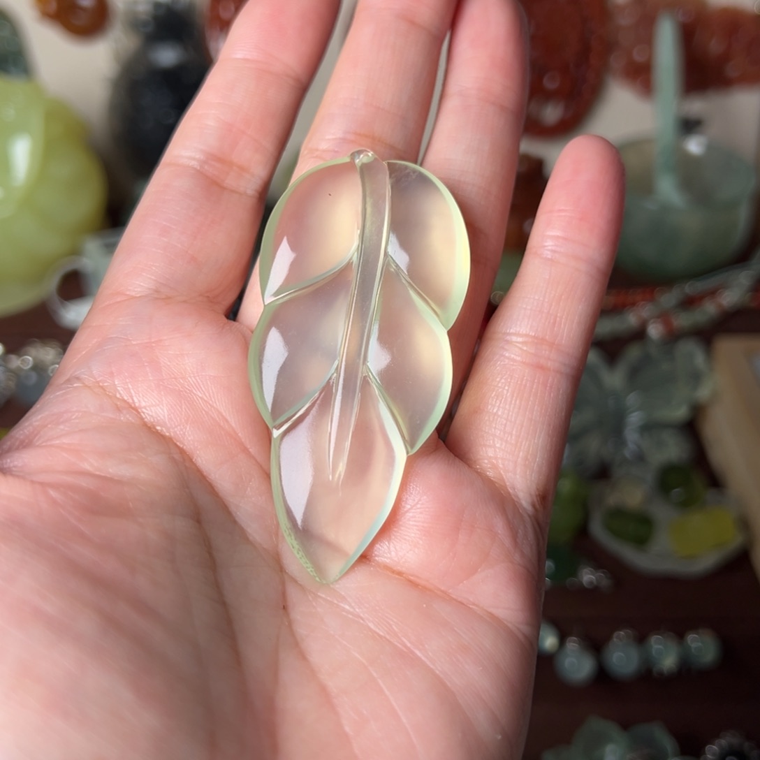 蛇纹石玉吊坠(赠链)未镶嵌