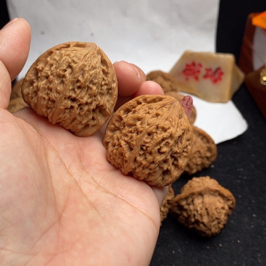桃核吊坠南疆石就是