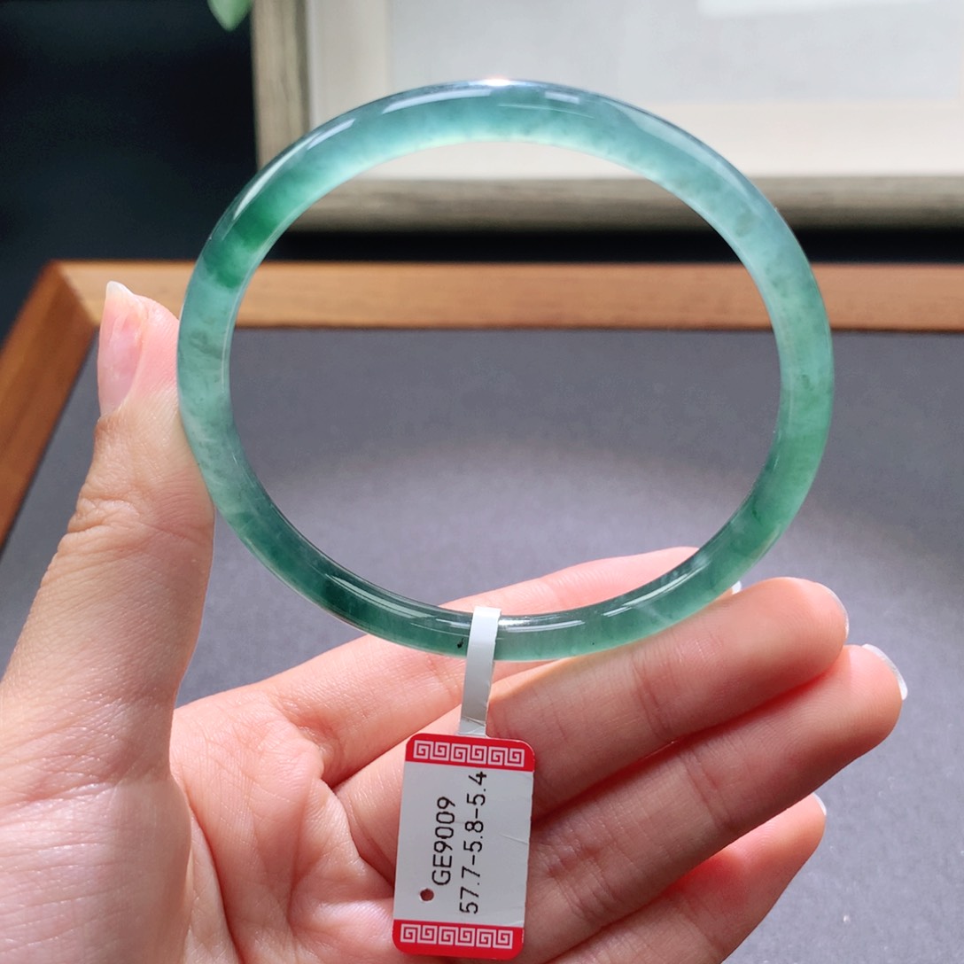 翡翠手镯未镶嵌天然翡翠手镯叮当镯