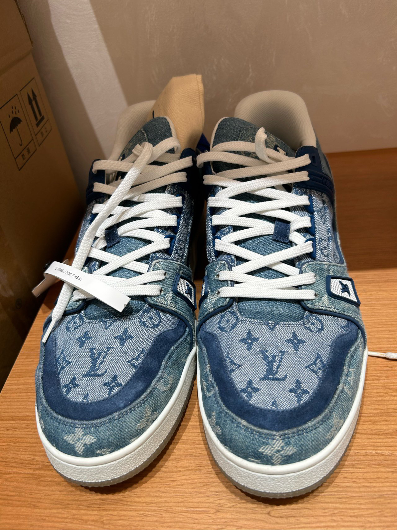 99新 LouisVuitton/路易威登 99新LVtrainer鞋牛仔44码