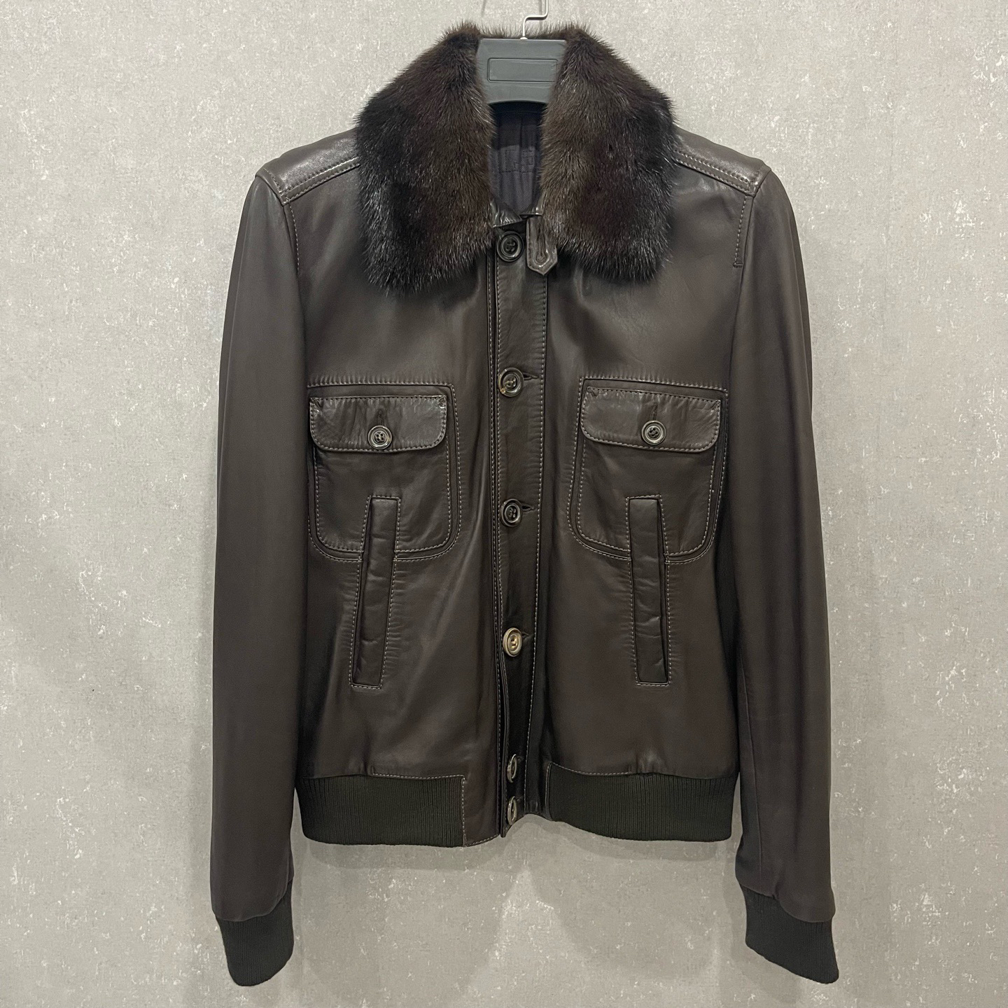 99新 FENDI/芬迪 水貂毛可拆卸衣领休闲皮衣48码 /003035