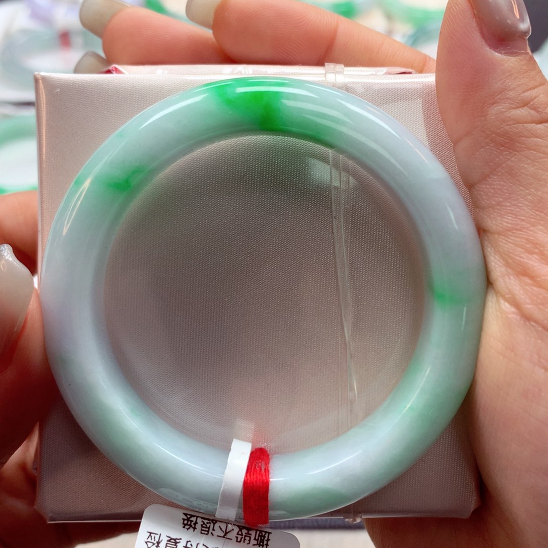 翡翠手镯未镶嵌51正32号88