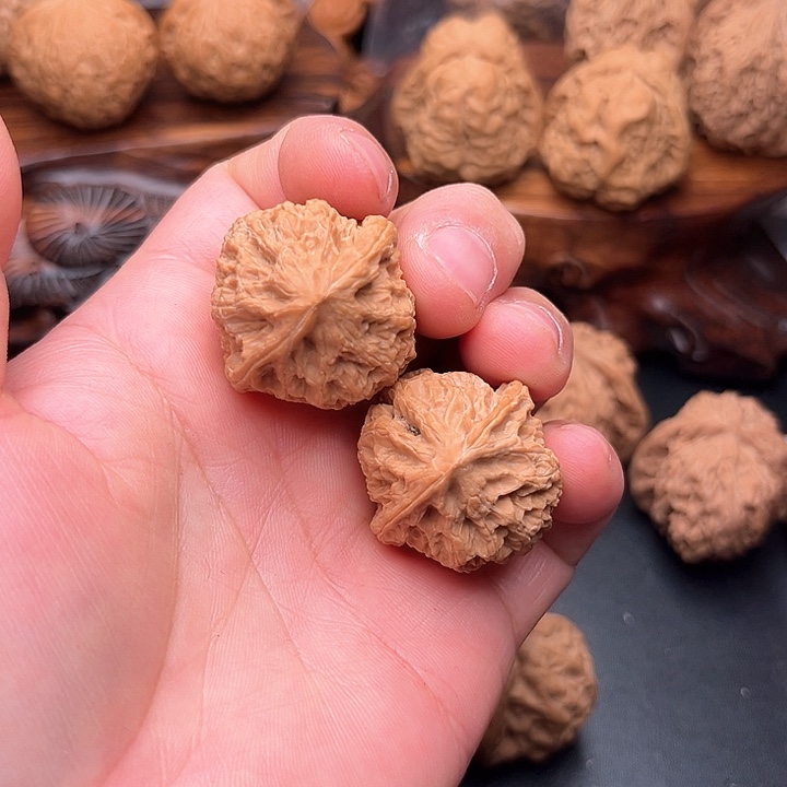 桃核把件核桃野牛