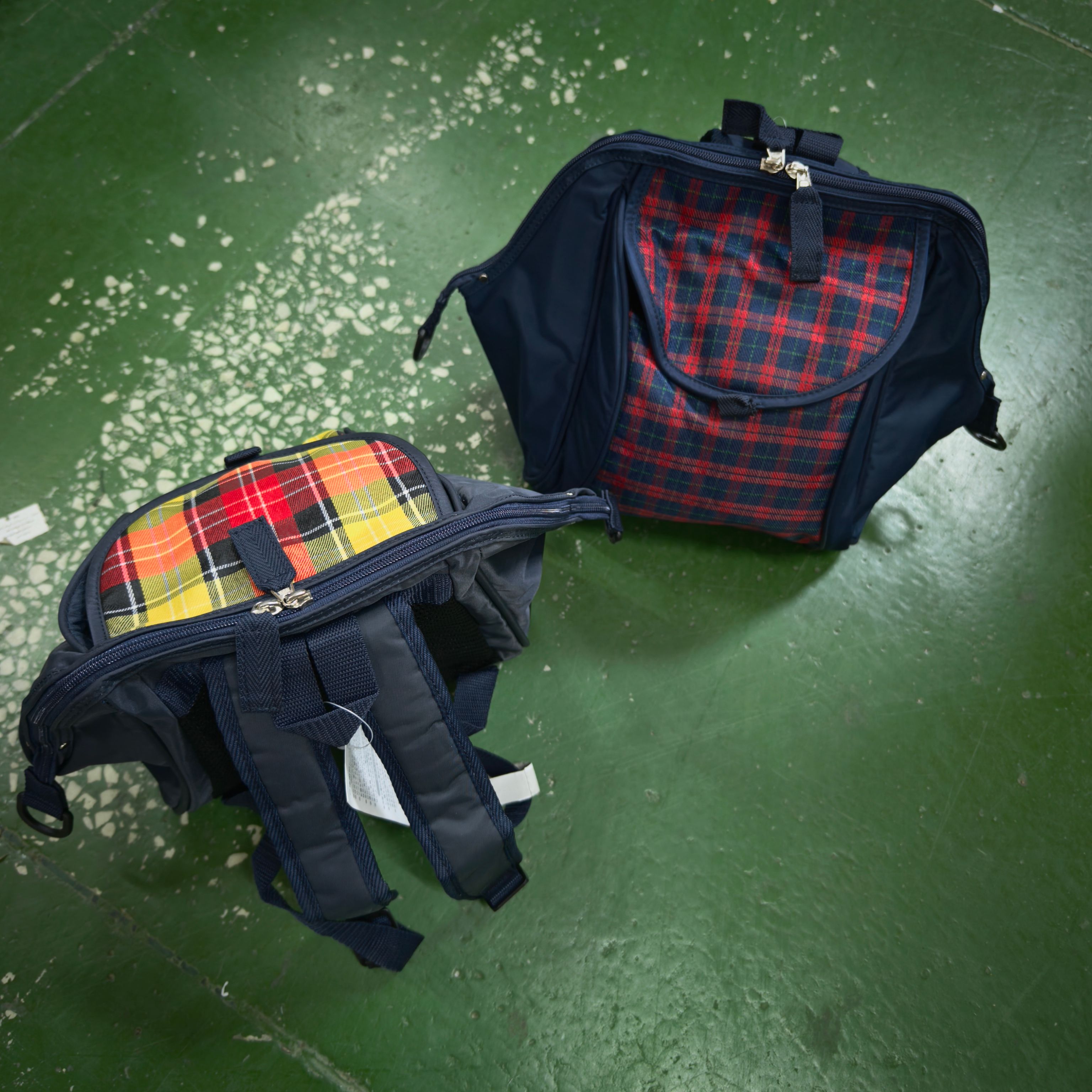 水桶包拉链高品质条纹双肩包休闲时尚透气