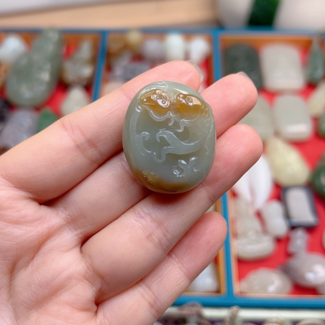 和田玉未镶嵌颈饰