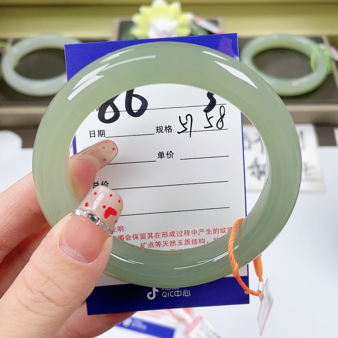 【闪购商品】和田玉手镯未镶嵌