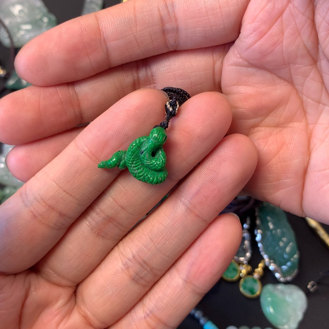 翡翠吊坠(不含链)未镶嵌舞*鱼