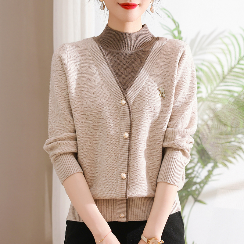 加绒加厚妈妈装秋冬中老年宽松针织衫毛衣女装中年时尚百搭假两件