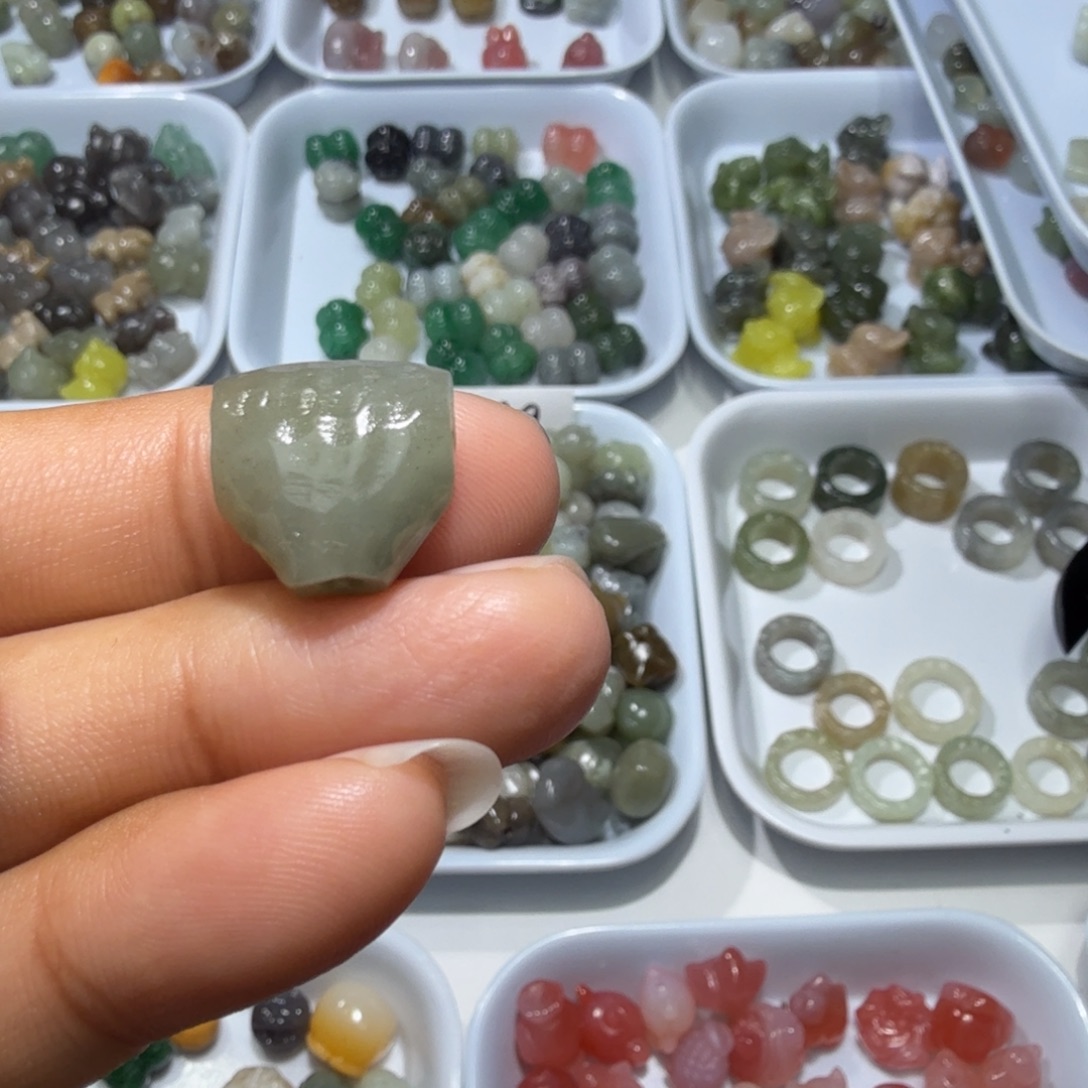 和田玉未镶嵌珠宝奇石