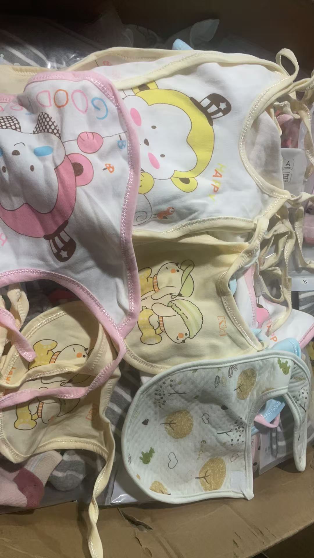 小冰墩童装口水巾