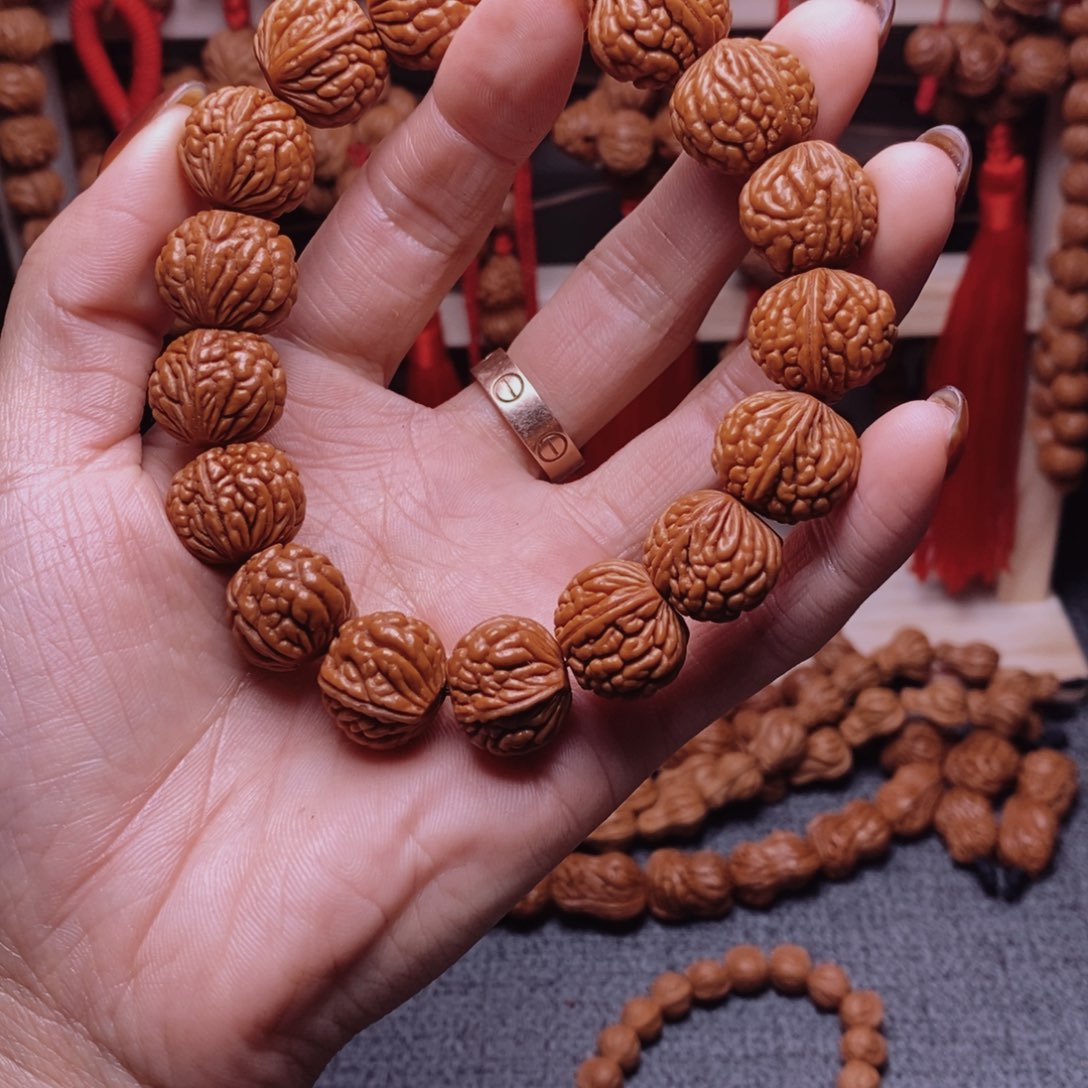 桃核吊坠龙纹桃枭