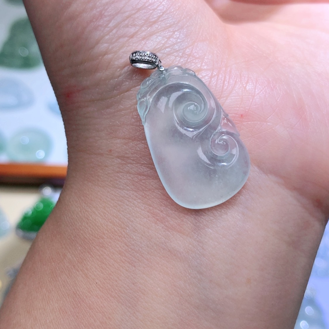 【闪购商品】翡翠颈饰18K金镶嵌如意