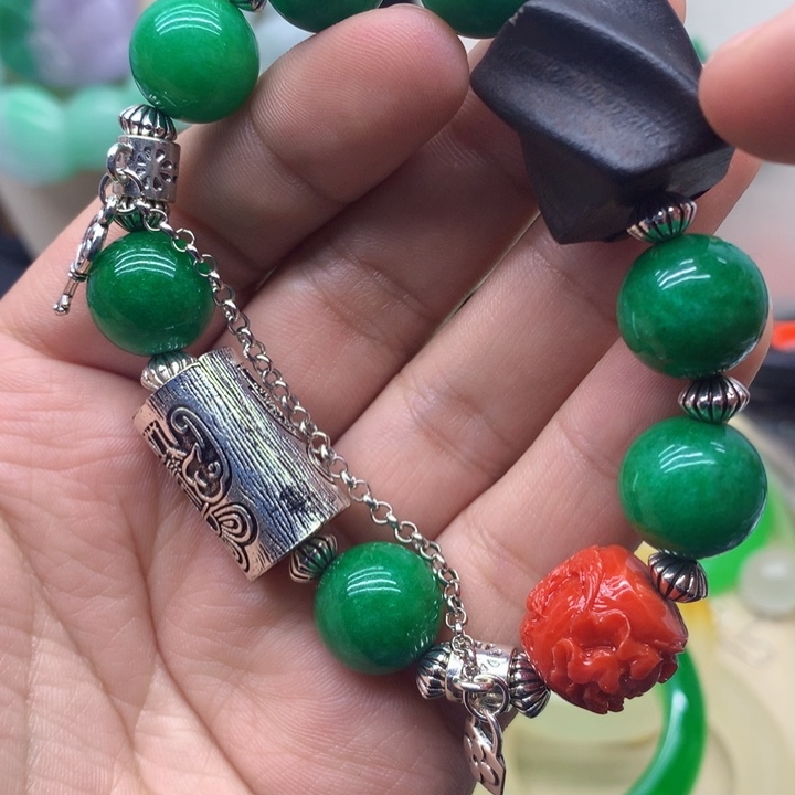 翡翠颈饰未镶嵌吊坠