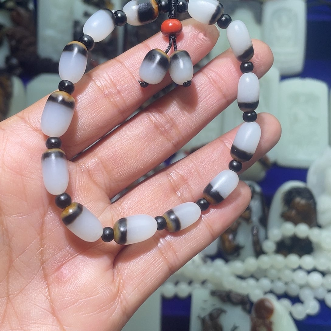 用***1和田玉未镶嵌颈饰