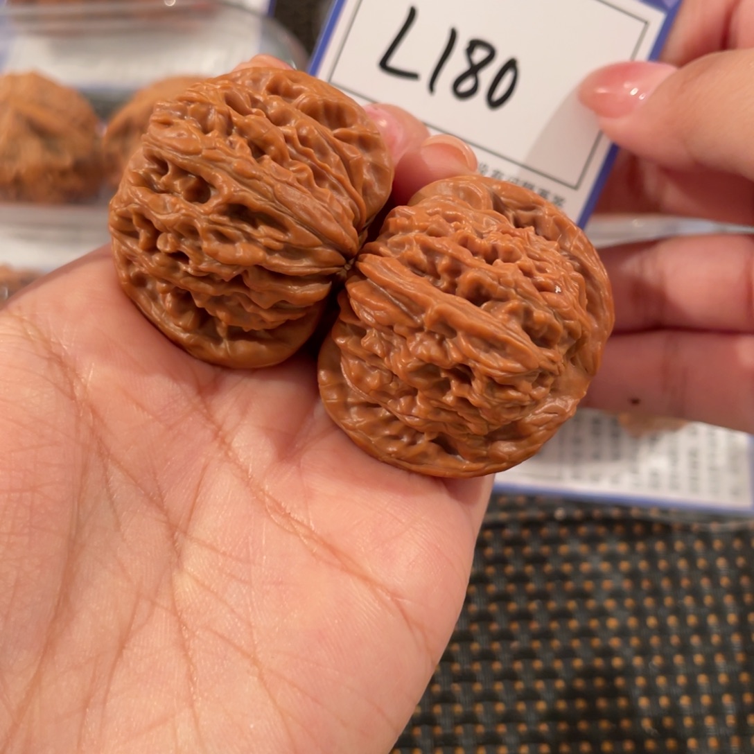 x***陳把件文玩核桃L180 四座楼 40