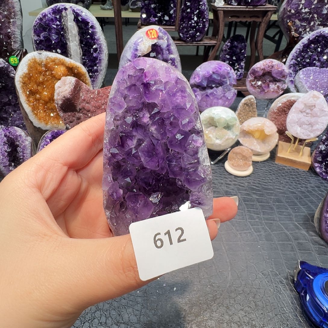 珠宝半成品未镶嵌紫晶