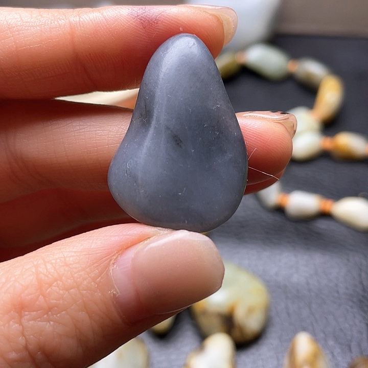 和田玉颈饰未镶嵌3