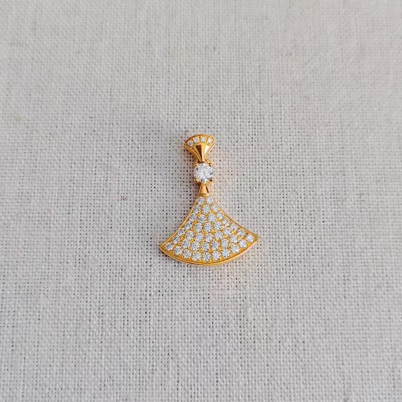 云珑珠宝甄选 足金999 小裙子吊坠 总重出售