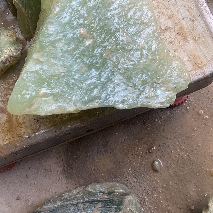 蛇纹石玉未镶嵌天然岫玉多样性发一