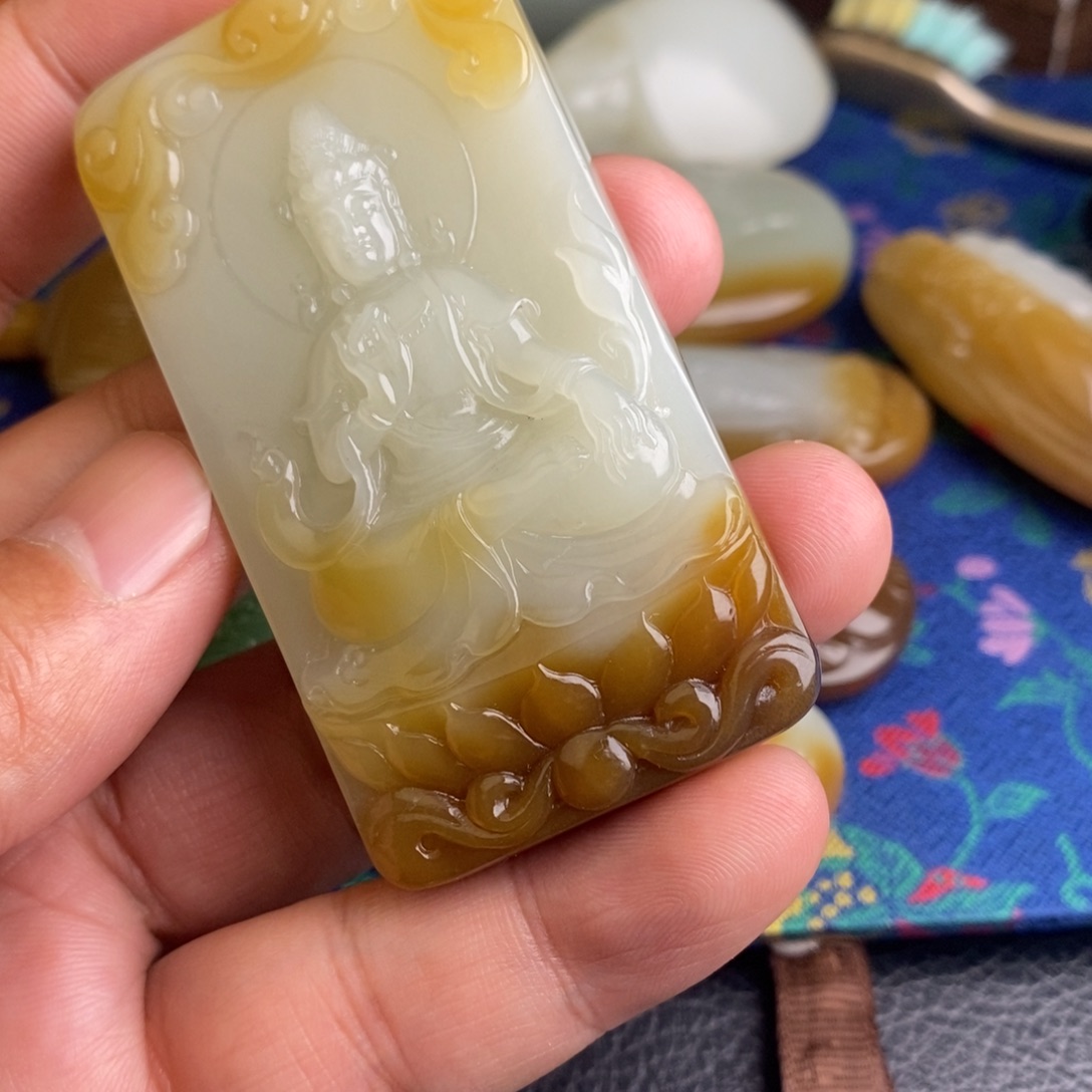 天***仙和田玉未镶嵌挂件