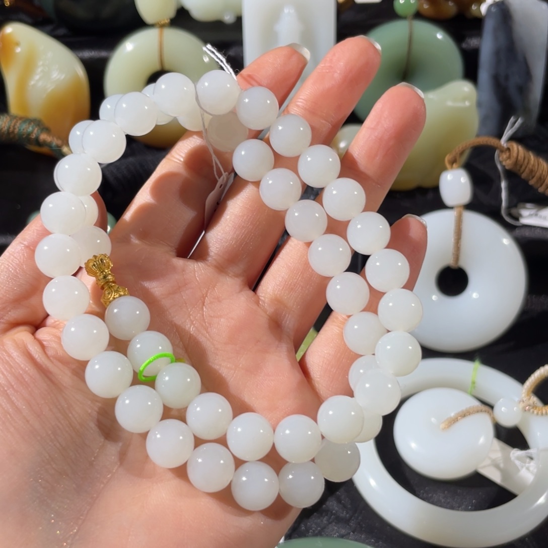 知***颜和田玉未镶嵌颈饰项链