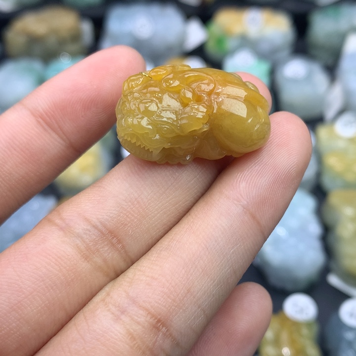 翡翠颈饰未镶嵌天然缅甸翡翠