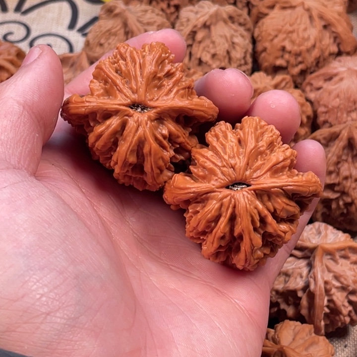 泓***球吊坠桃核麦穗虎头