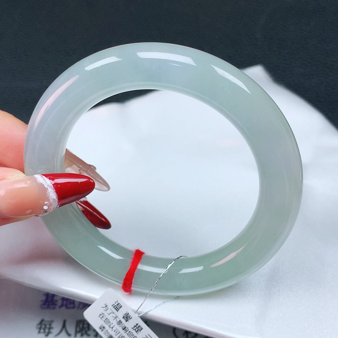 翡翠手镯未镶嵌56胖