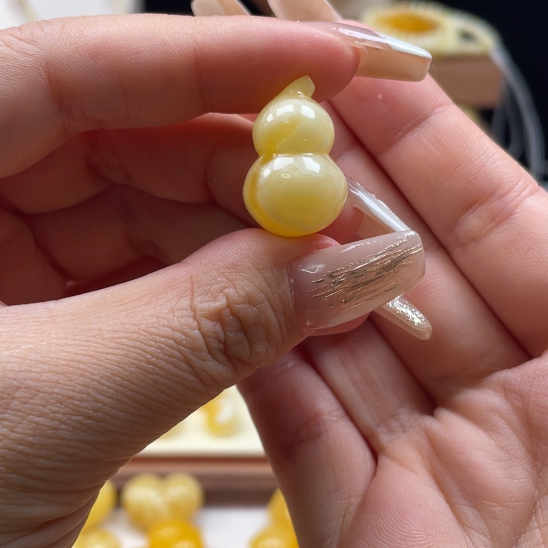 唼***藻琥珀未镶嵌珠宝奇石