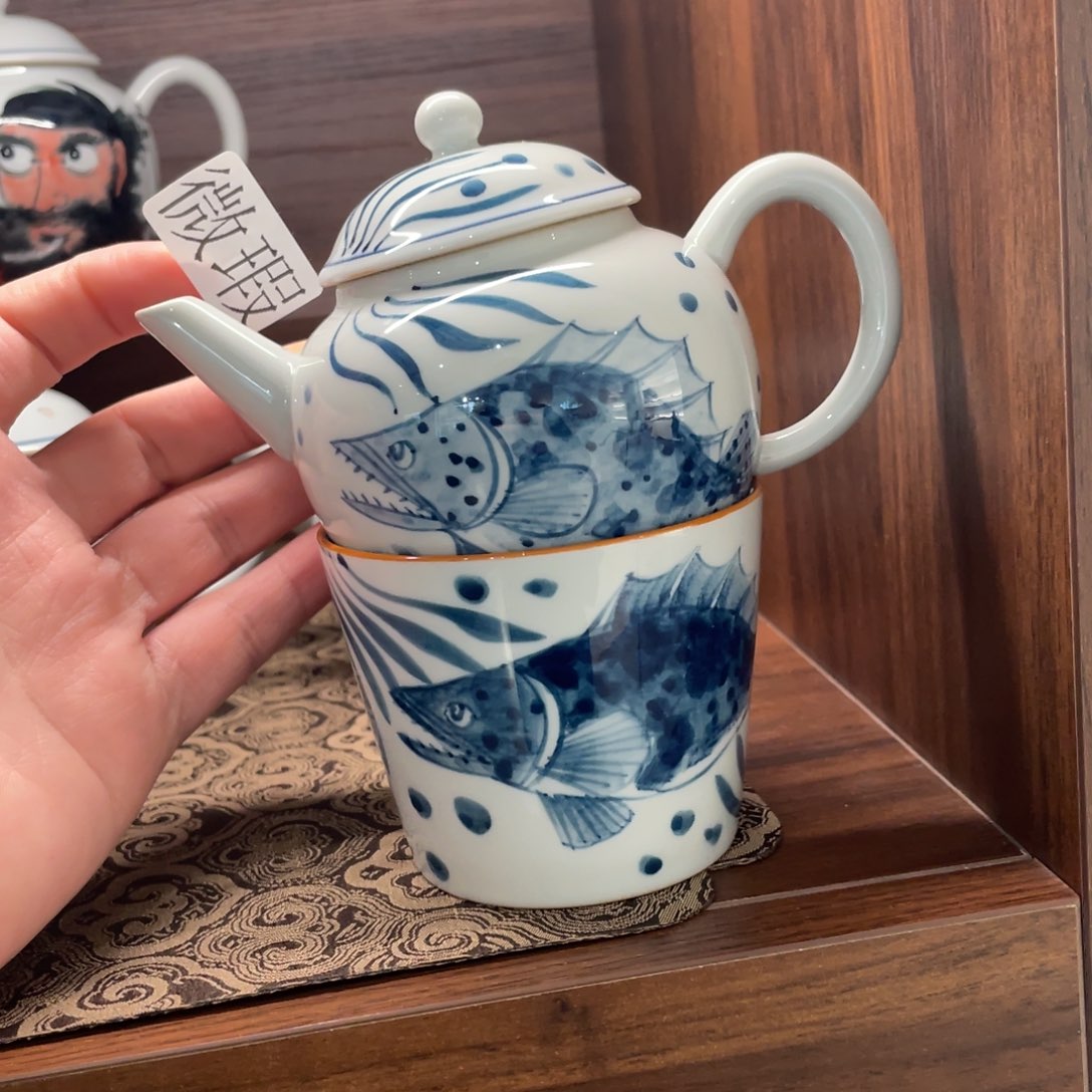 釉下手绘茶具微瑕