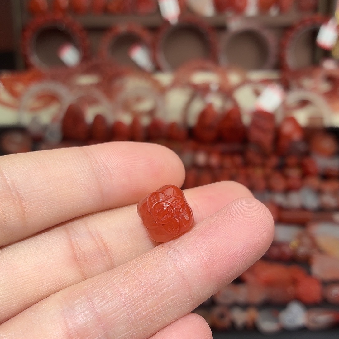 南红玛瑙未镶嵌颈饰柿子1