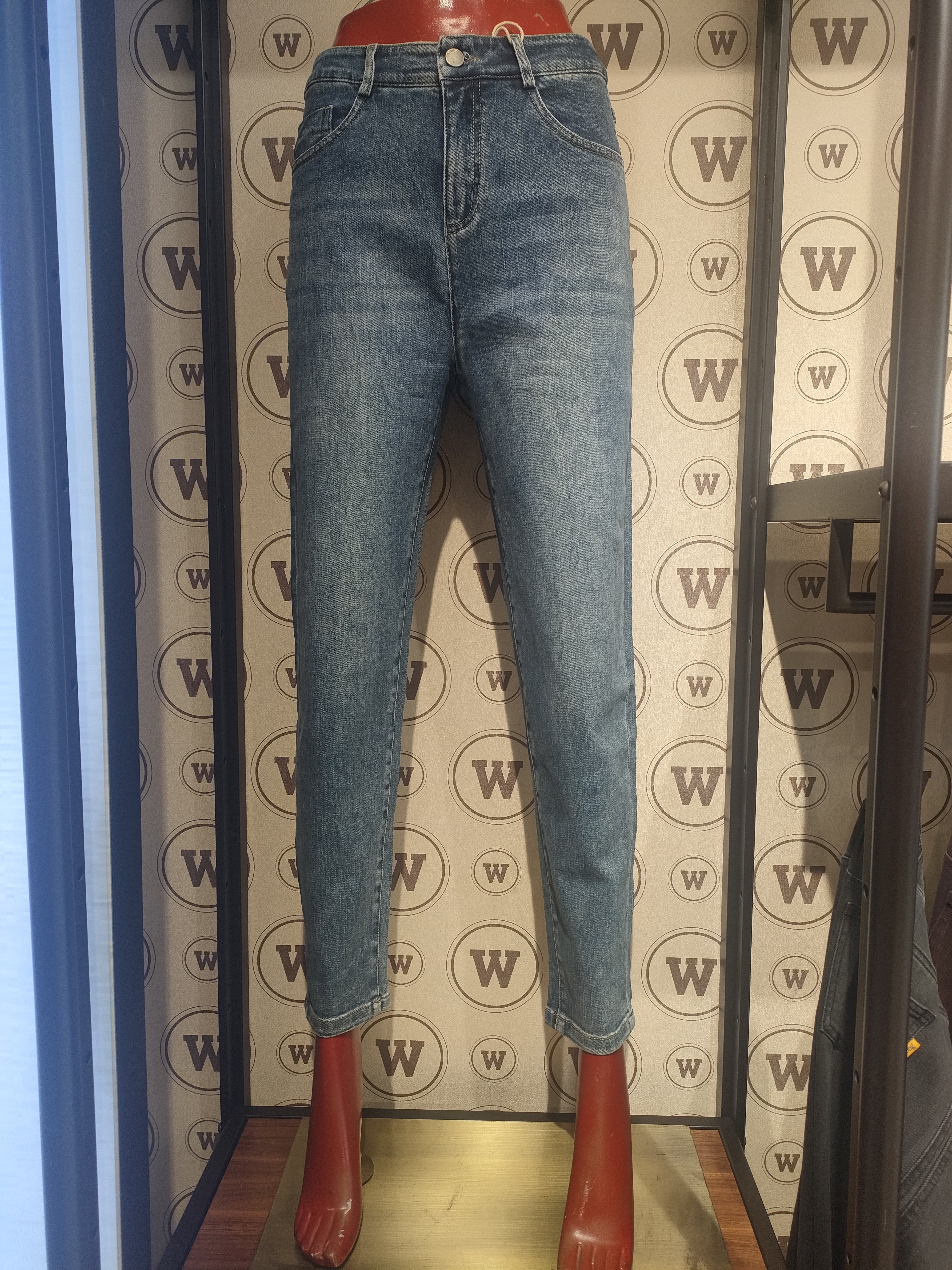 767/88高腰显瘦百搭直筒水洗牛仔裤适合多种身材